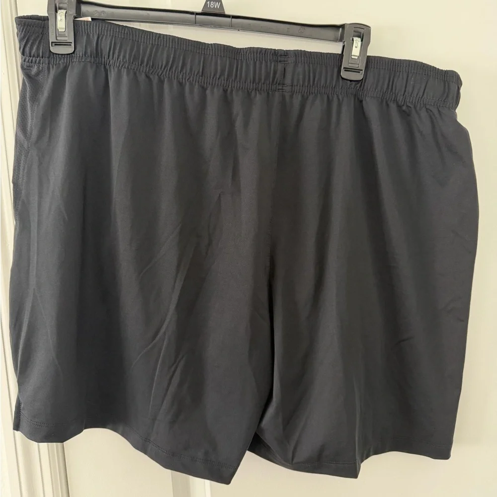 Under Armour UA Tech Vent 6in Shorts Men’s  2XL NWT